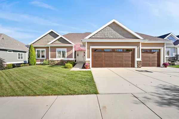 $925,000 | 820 Lynn Street, Waunakee, WI 53597