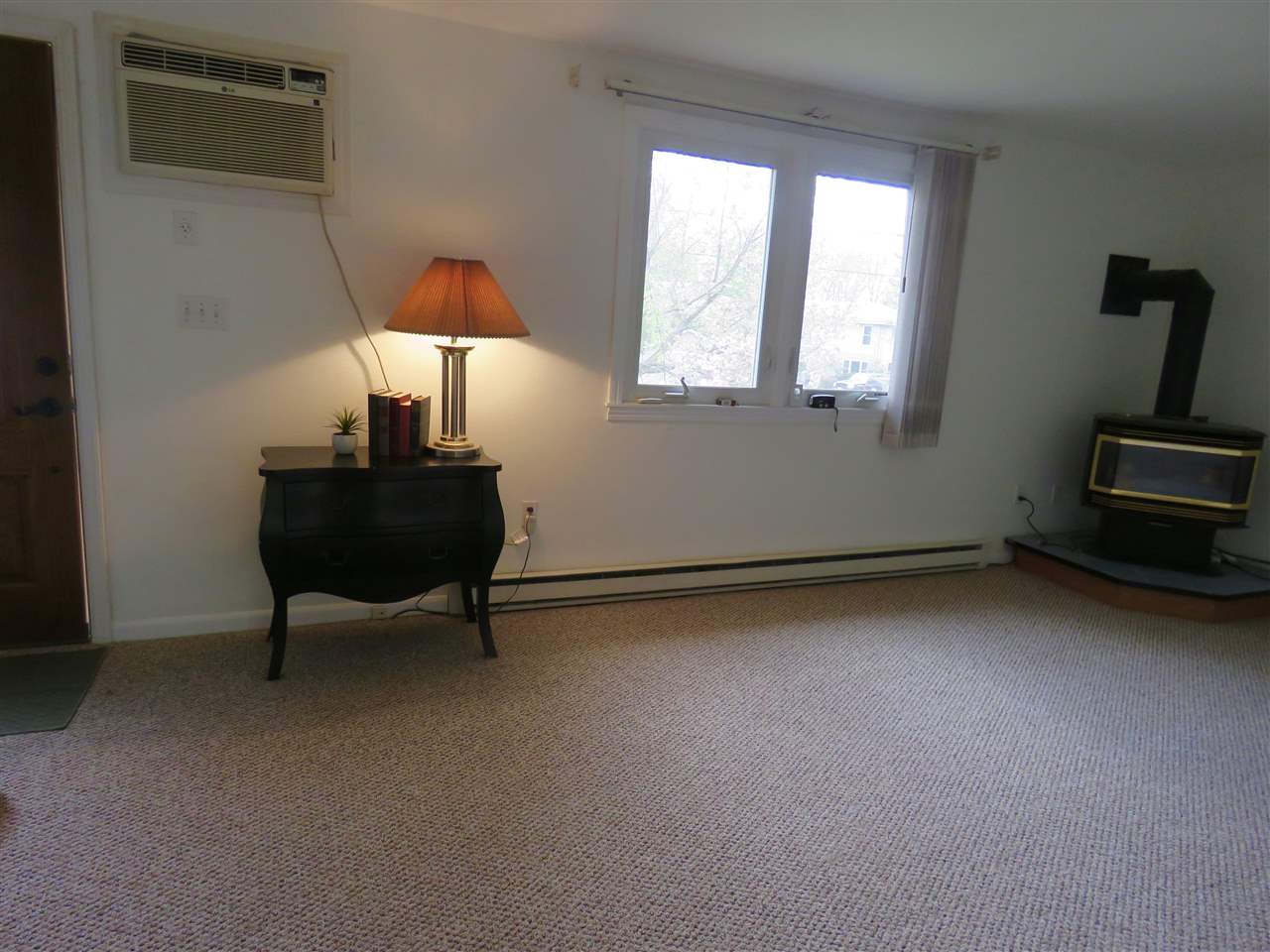 90 Brookdale Road Salem, NH 03079 - Photo 4 of 23