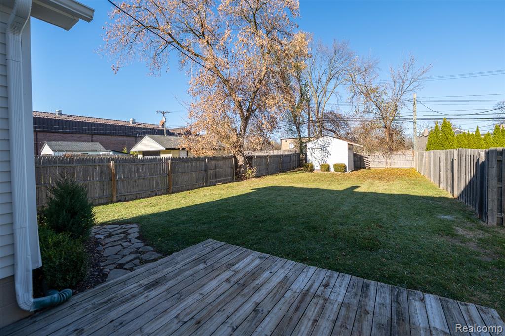 2330 Rosemont Road Berkley, MI 48072 - Photo 27 of 29