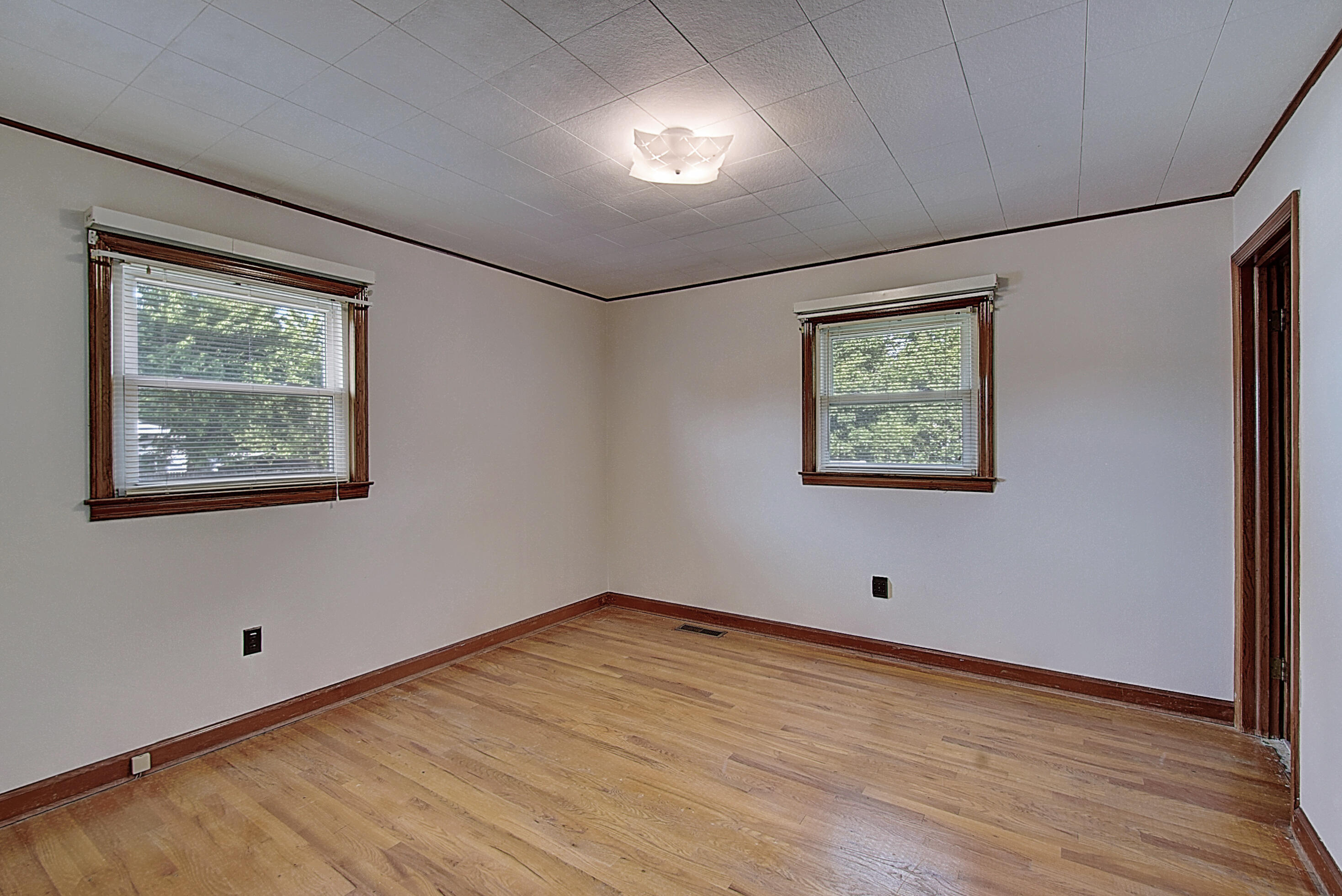 113 Bill Lowe Road Elizabethton, TN 37643 - Photo 15 of 40 DSC_0166And8more