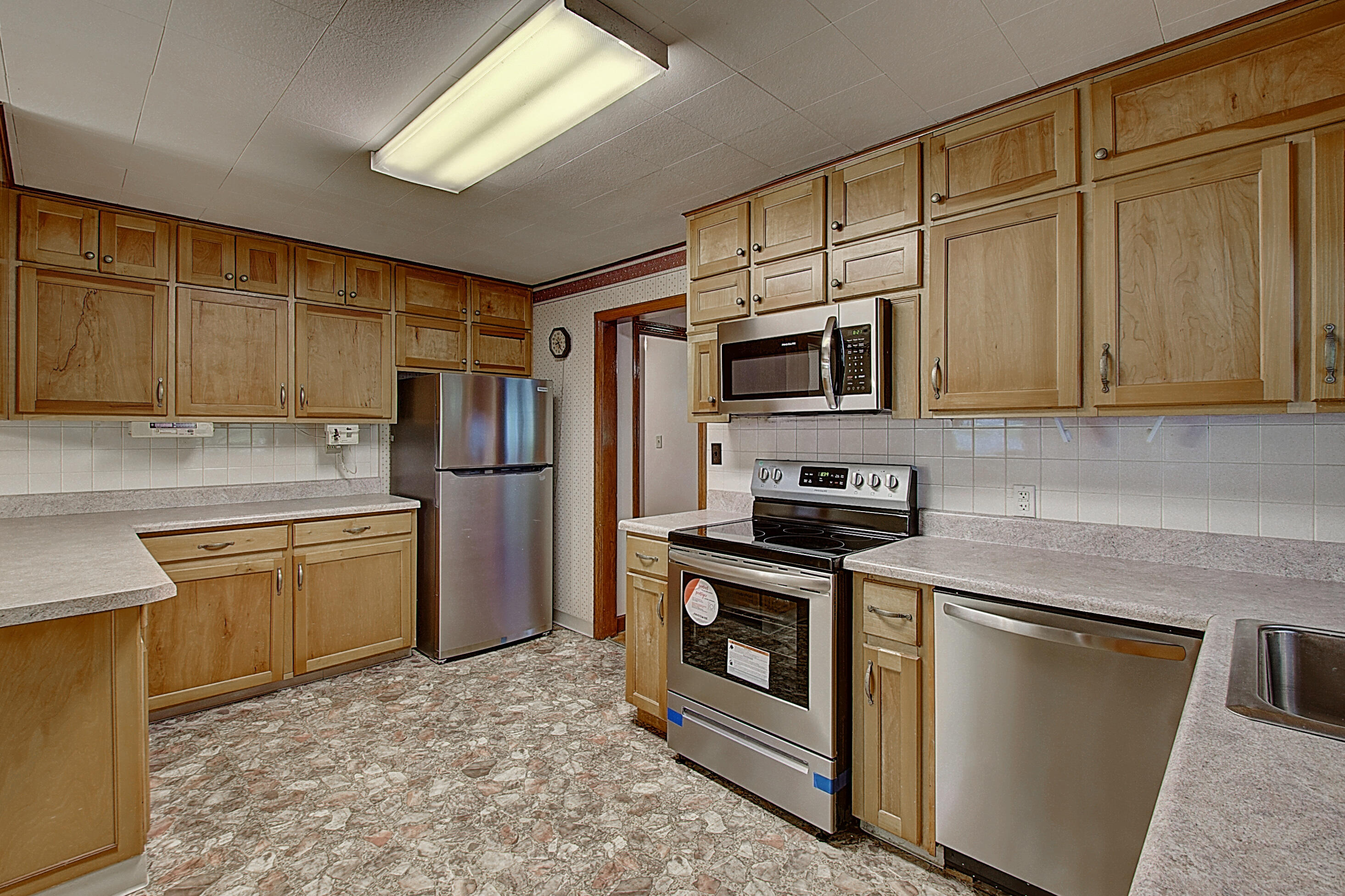 113 Bill Lowe Road Elizabethton, TN 37643 - Photo 8 of 40 DSC_0103And8more