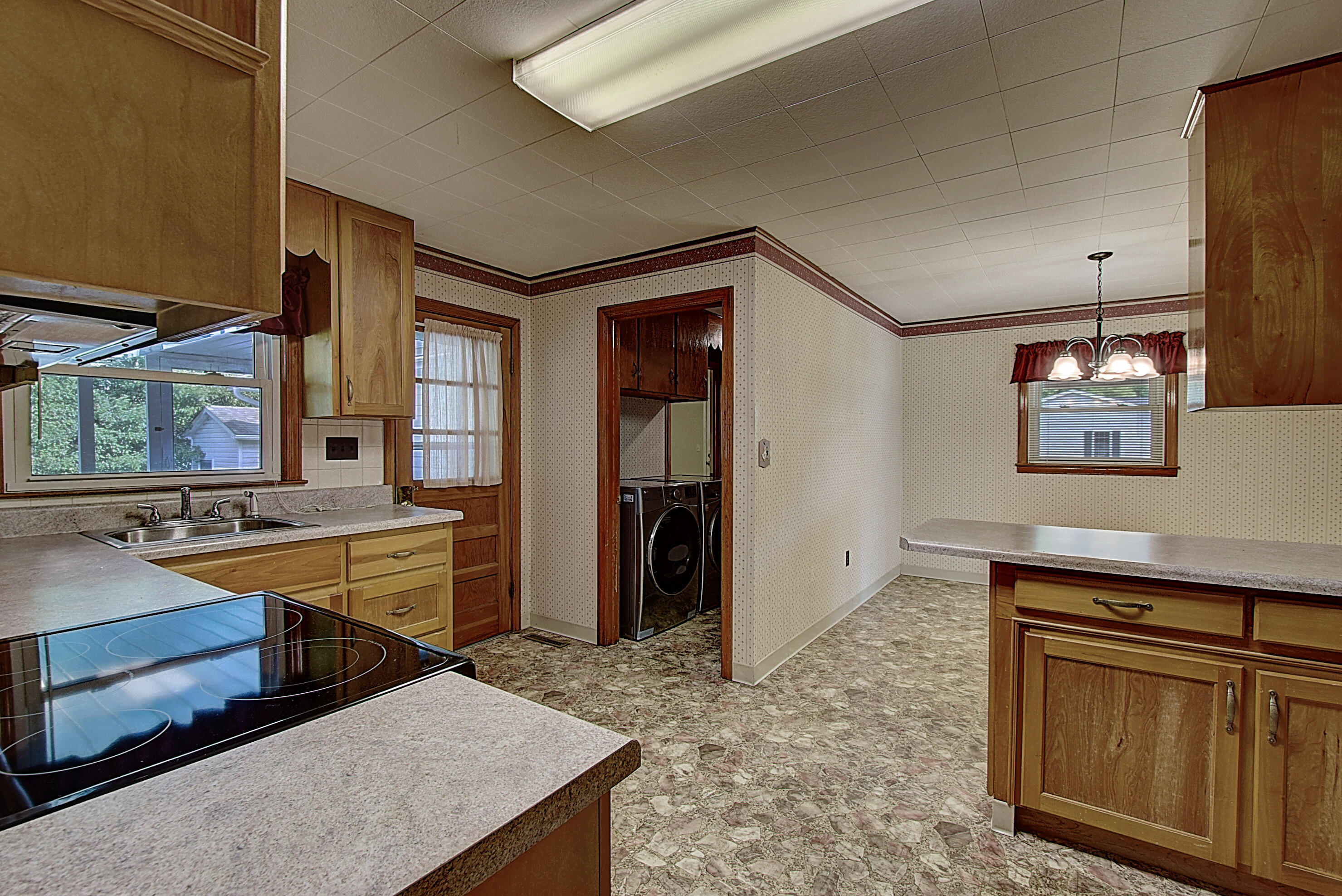 113 Bill Lowe Road Elizabethton, TN 37643 - Photo 9 of 40 DSC_0112And8more