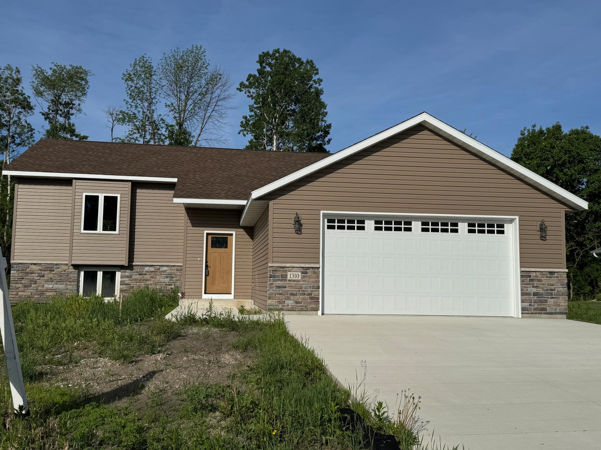 1310 Greenleaf Road Owatonna, MN 55060 - Photo 2 of 26