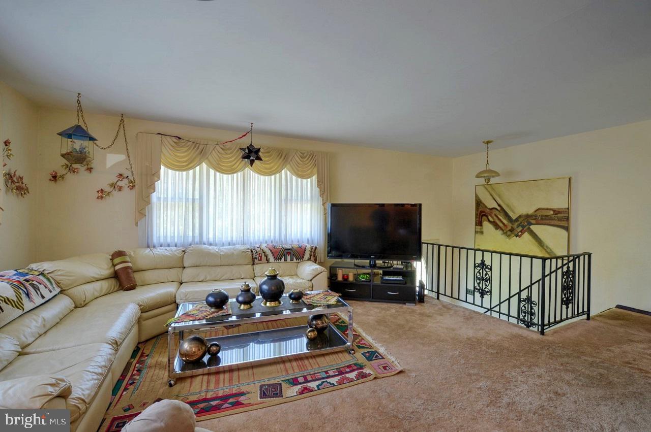 471 Pleasant View Road New Cumberland, PA 17070 - Photo 4 of 27