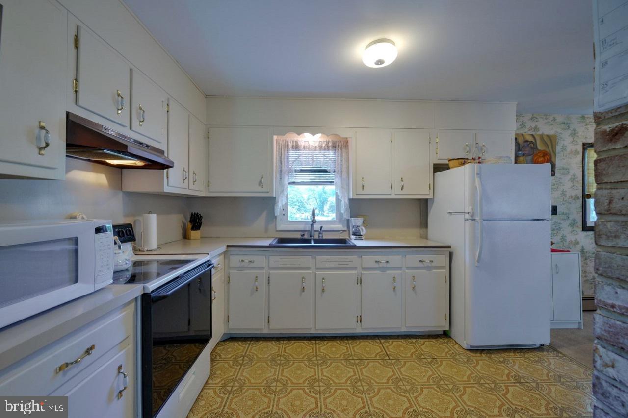 471 Pleasant View Road New Cumberland, PA 17070 - Photo 7 of 27