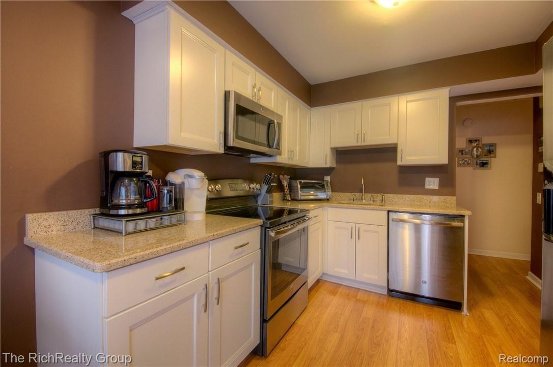 11701 Sycamore Road Plymouth, MI 48170 - Photo 13 of 34 12.jpeg