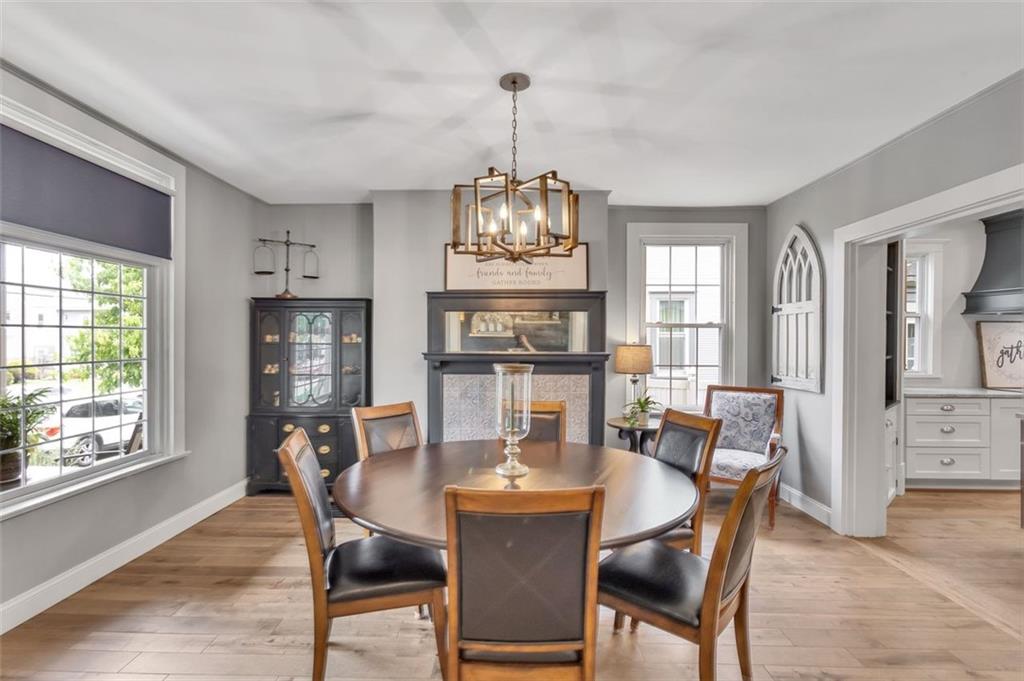 416 Vermont Avenue Rochester, PA 15074 - Photo 5 of 29 This dining room is classy and still cozy.