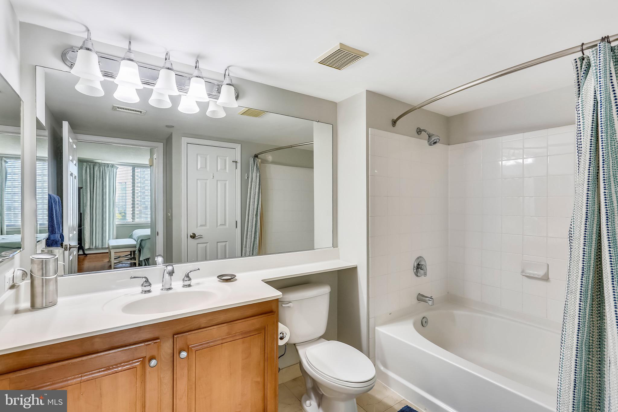 11710 Old Georgetown Road, Unit 901 North Bethesda, MD 20852 - Photo 16 of 32 Master bathroom with upgraded tile floor