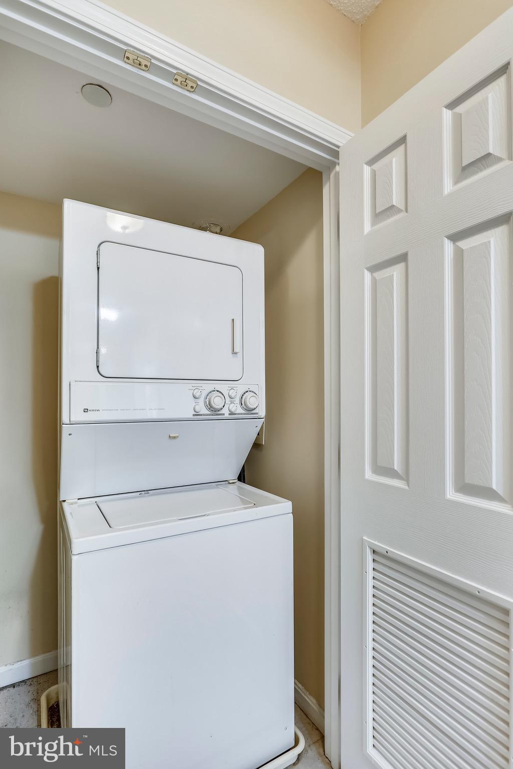 11710 Old Georgetown Road, Unit 901 North Bethesda, MD 20852 - Photo 18 of 32 Washer/dryer in unit