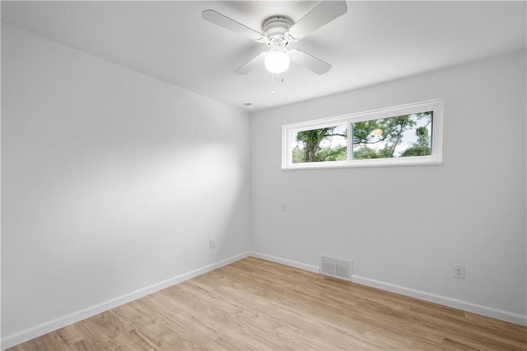 203 Skyport Road West Mifflin, PA 15122 - Photo 17 of 29 Gallery Image 17