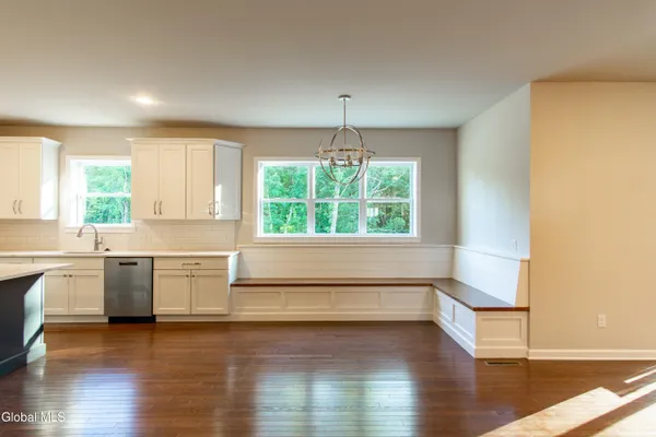 $814,695 | 5 Mapleton Court, Clifton Park, NY 12065