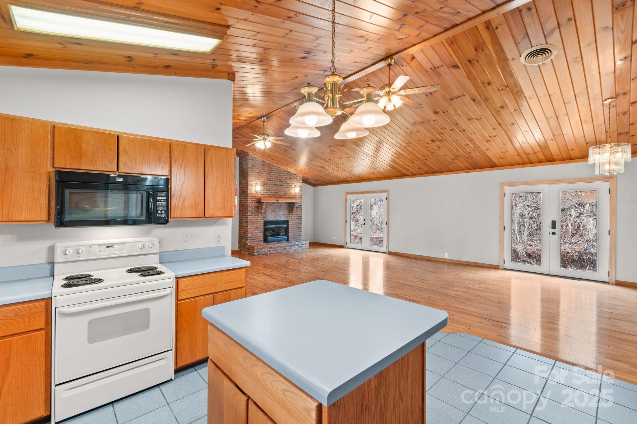 132 Mountain View Road Marshall, NC 28753 - Photo 12 of 45 Gallery Image 12