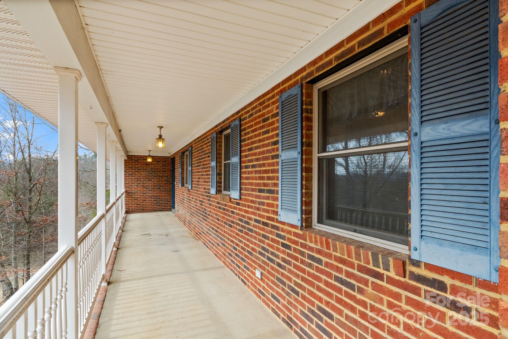 132 Mountain View Road Marshall, NC 28753 - Photo 4 of 45 Gallery Image 4