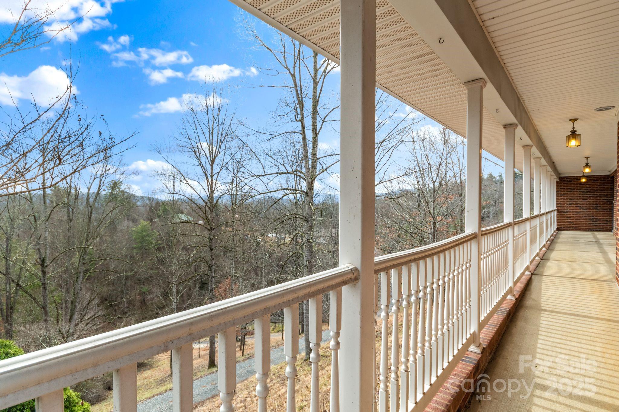 132 Mountain View Road Marshall, NC 28753 - Photo 5 of 45 Gallery Image 5