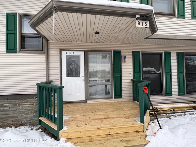 $1,695 | 915 Highway 940, Unit D, Pocono Lake, PA 18347