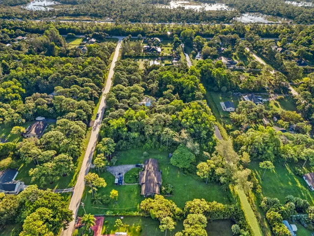 a view of a floor to ceiling window