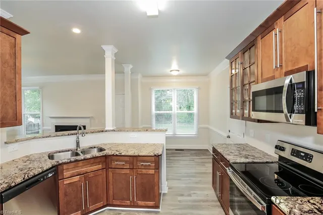 $2,320 | 8 Brackenwood Court, Greensboro, NC 27407