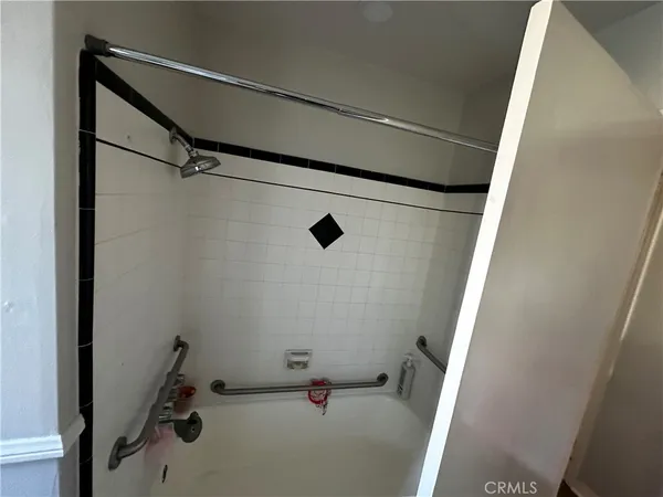 $2,950 | 12332 Red Hill Avenue, Santa Ana, CA 92705