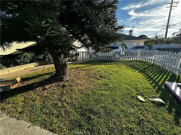 $2,950 | 12332 Red Hill Avenue, Santa Ana, CA 92705