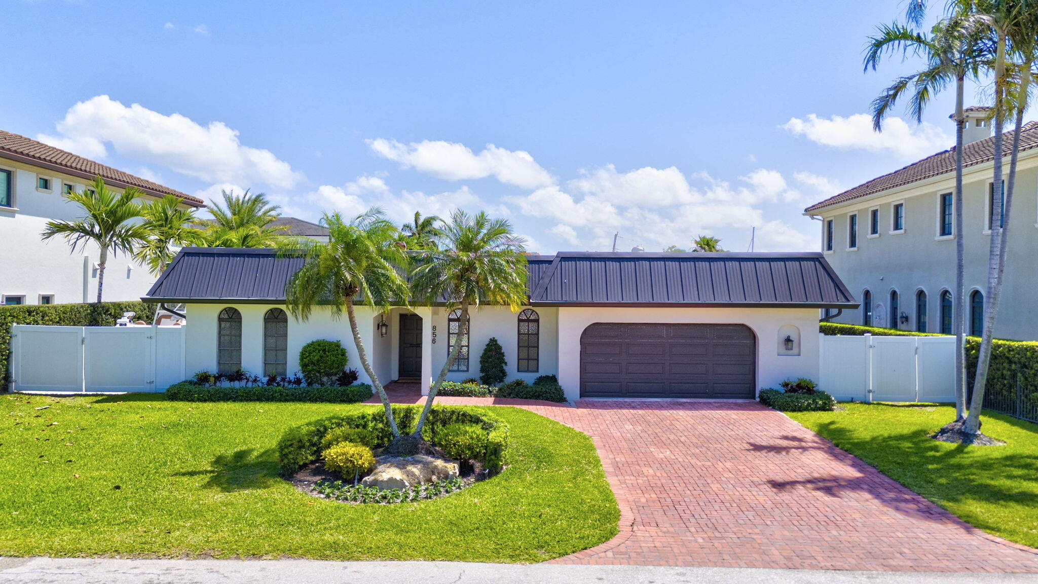 856 Dover Street Boca Raton, FL 33487 - Photo 5 of 52 42-web-or-mls-DJI_20250425143932_0163_DA