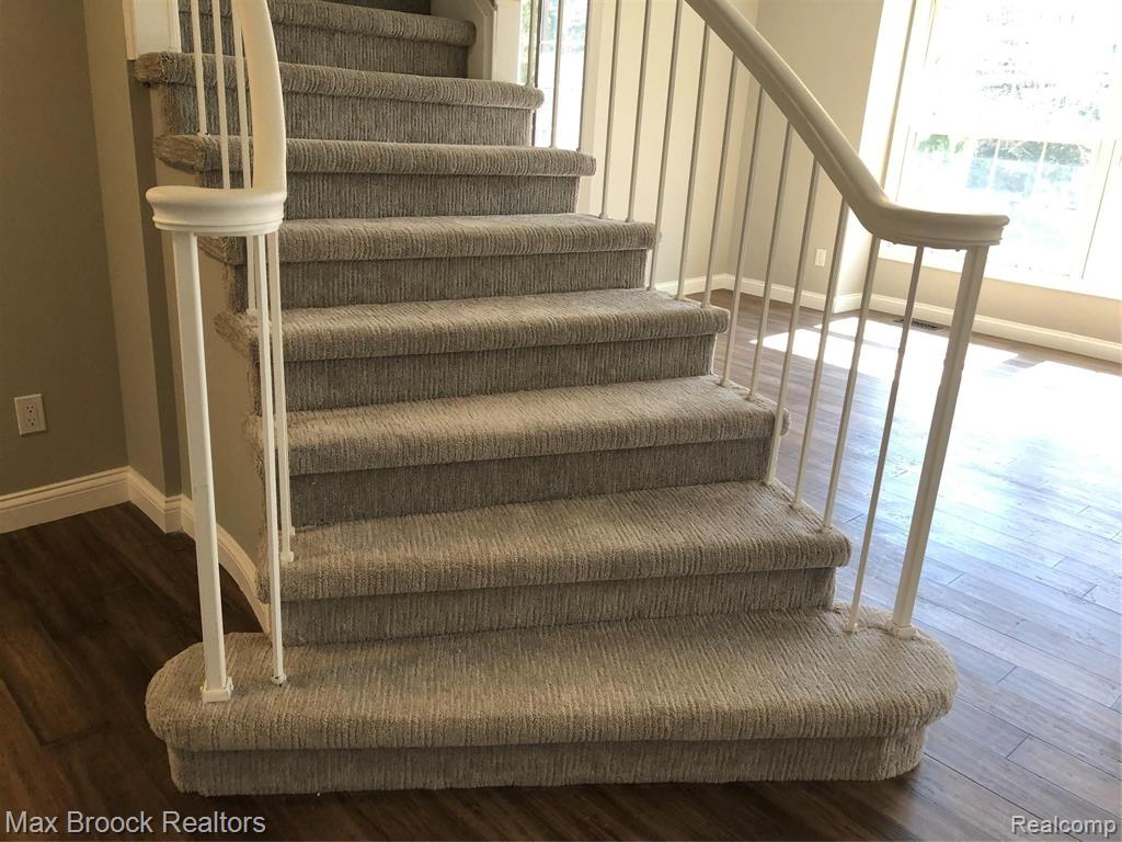 6455 Noble Road West Bloomfield, MI 48322 - Photo 21 of 44