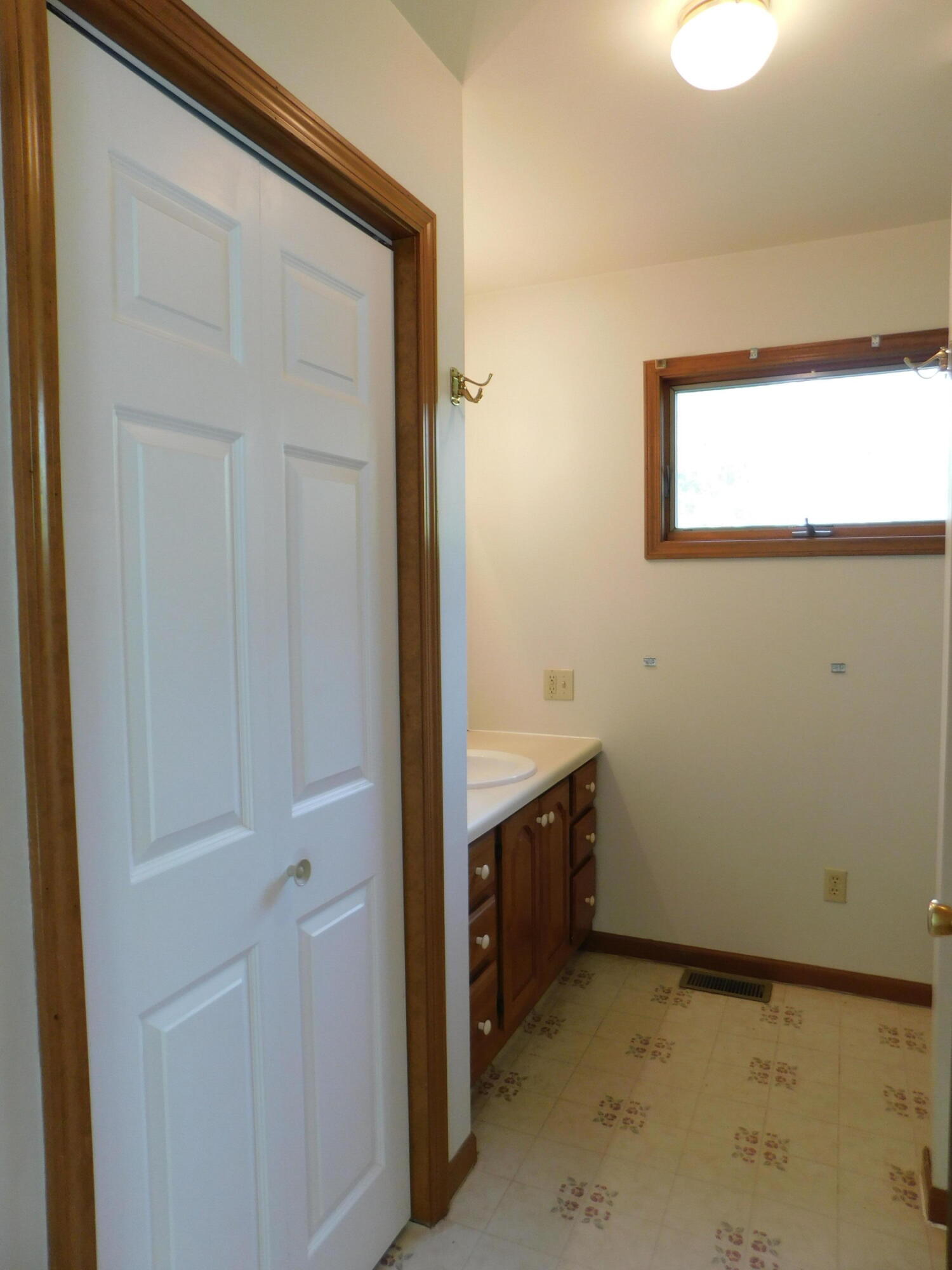 109 East South Street Decatur, MI 49045 - Photo 10 of 18 DSCN1042