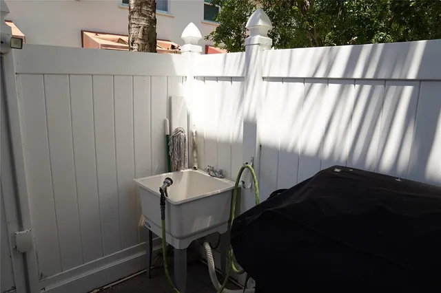 a view of a tennis court