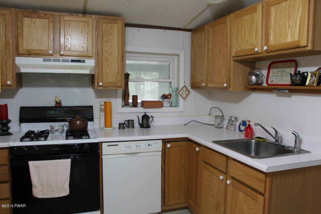 112 Mountain Springs Road Milford, PA 18337 - Photo 6 of 31 kitchen