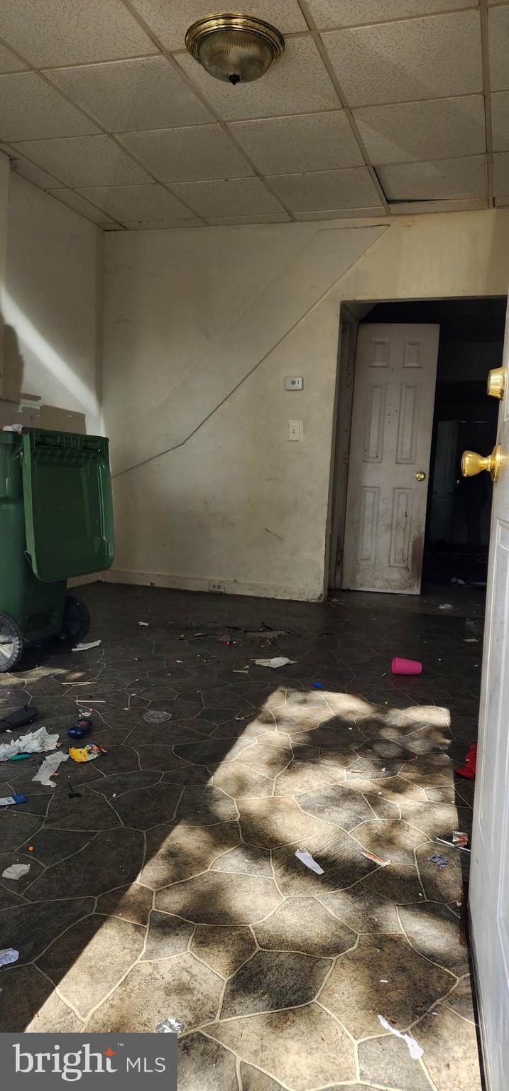 2222 Eagle Street Baltimore, MD 21223 - Photo 3 of 4 Living Room