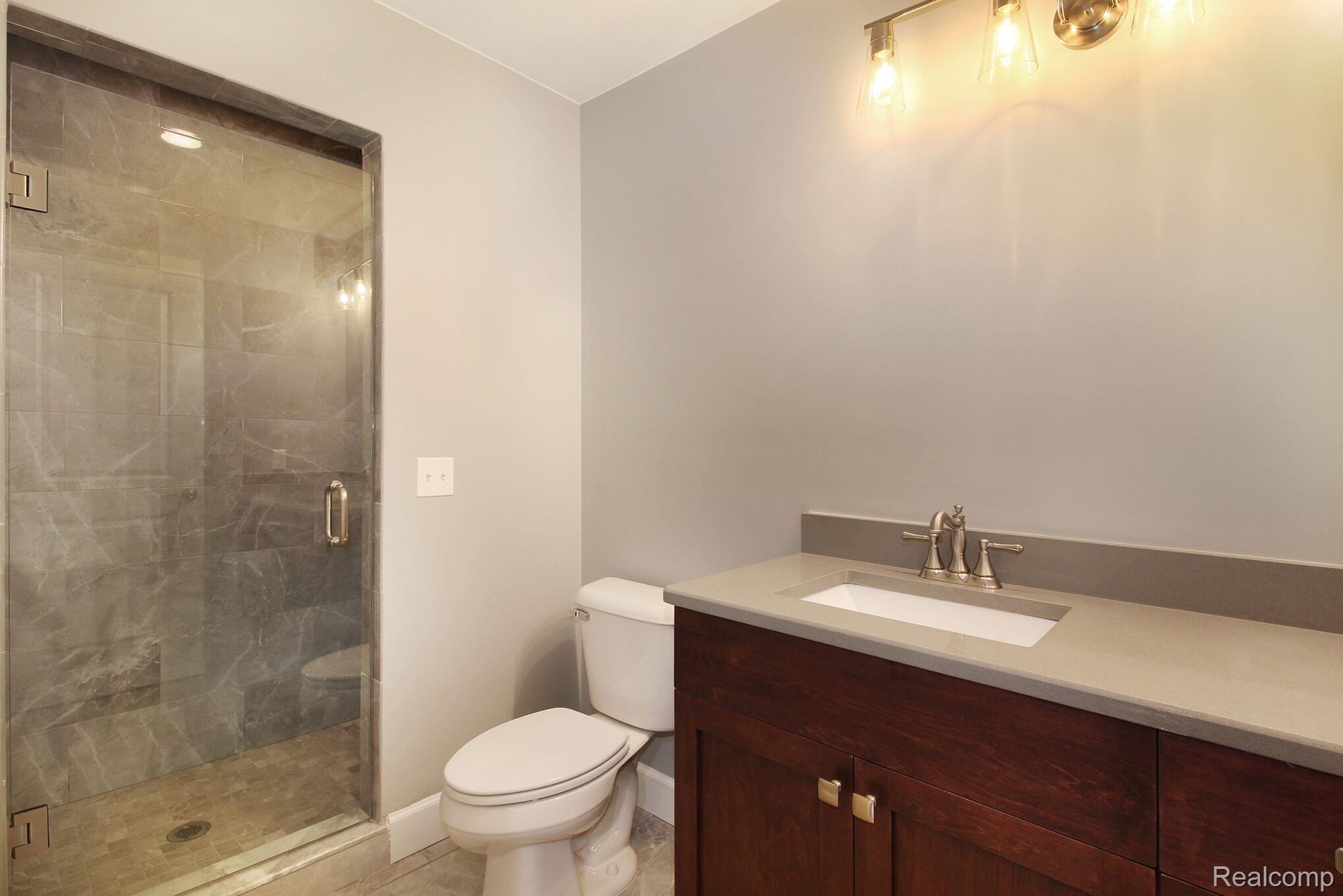 47725 Card Road Macomb, MI 48044 - Photo 18 of 24 Gallery Image 18