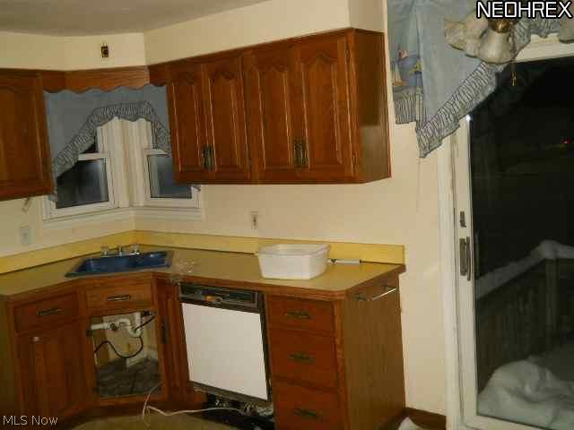 14027 Rockside Road Maple Heights, OH 44137 - Photo 5 of 9