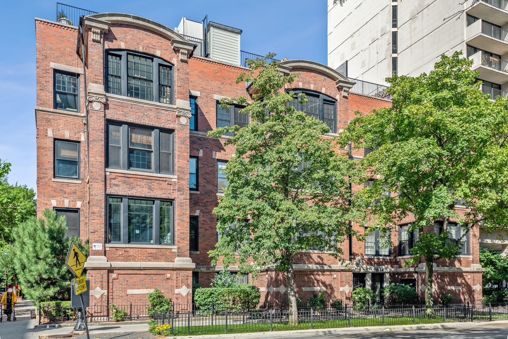 3144 North Sheridan Rd Unit 2A  