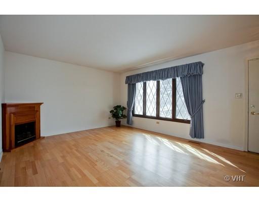 7801 Barclay Road Darien, IL 60561 - Photo 2 of 10