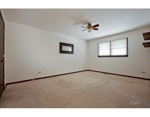 7801 Barclay Road Darien, IL 60561 - Photo 6 of 10