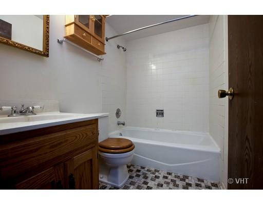 7801 Barclay Road Darien, IL 60561 - Photo 9 of 10