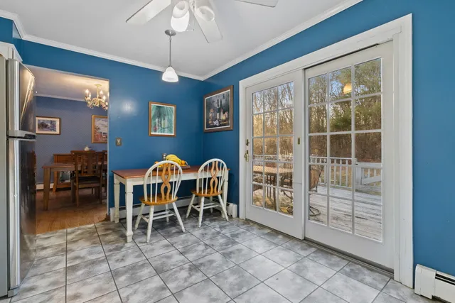 a view of a livingroom with furniture