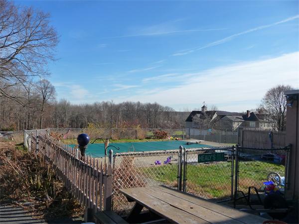 437 Massasoit Road Worcester, MA 01604 - Photo 3 of 30 Gallery Image 3