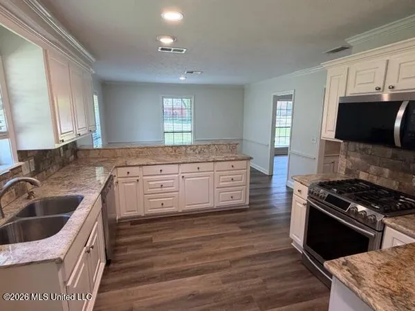 $314,900 | 432 Arundel Drive, Brandon, MS 39047