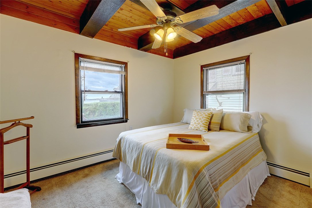 88 Bay Road Barrington, RI 02806 - Photo 13 of 29