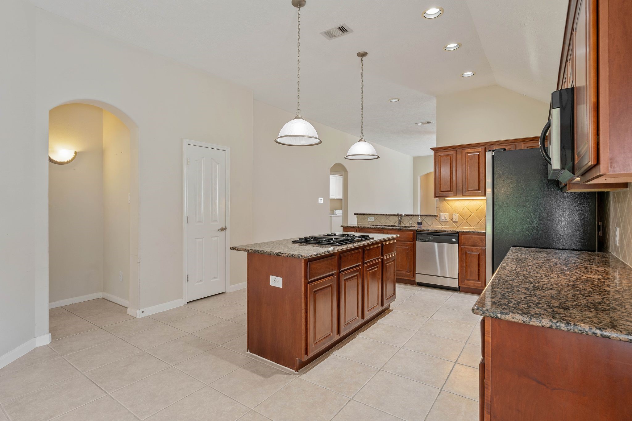 166 April Cove Montgomery, TX 77356 - Photo 12 of 37