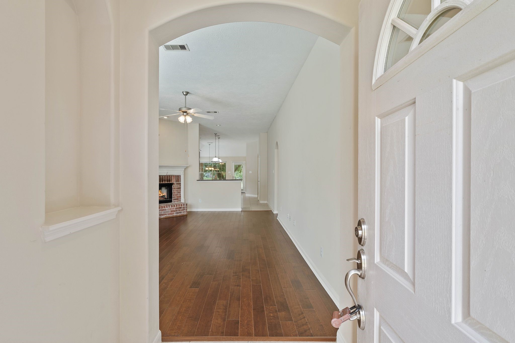 166 April Cove Montgomery, TX 77356 - Photo 5 of 37