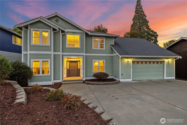 $980,000 | 9301 53rd Avenue South, Seattle, WA 98118