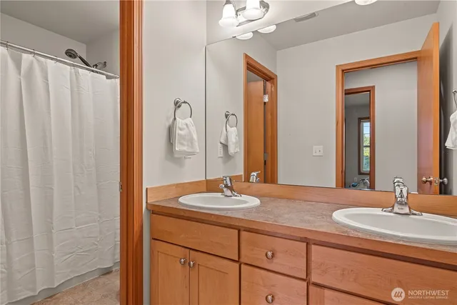 $980,000 | 9301 53rd Avenue South, Seattle, WA 98118