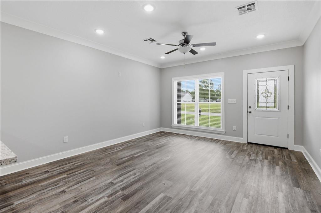 313 South Lyles Street Reeves, LA 70658 - Photo 3 of 9