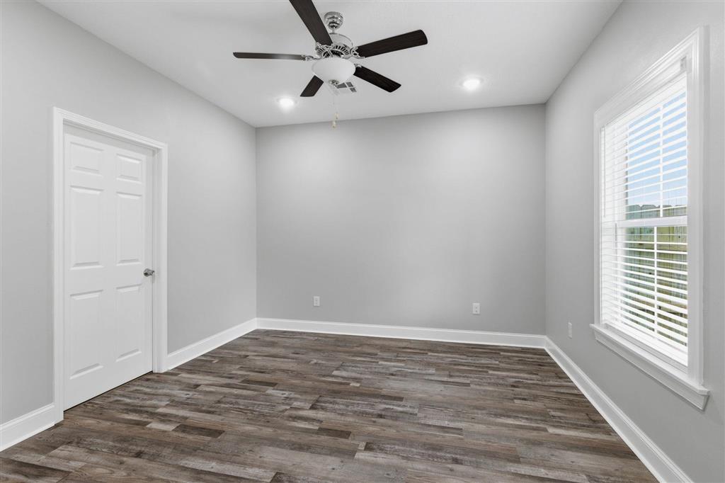 313 South Lyles Street Reeves, LA 70658 - Photo 6 of 9