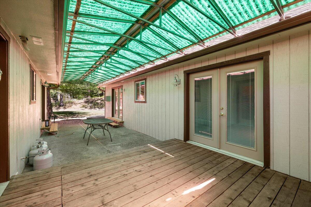 550 Bolt Mountain Road Grants Pass, OR 97527 - Photo 27 of 35 31-CI_8394