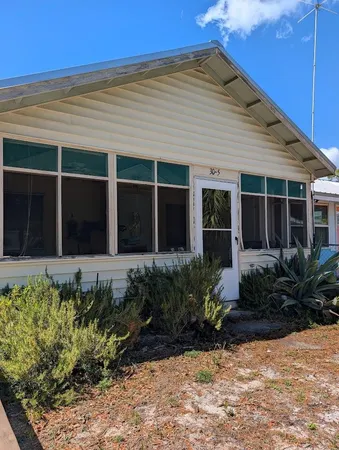 $90,000 | 30-5 Heffernan Drive, Lanark Village, FL 32322