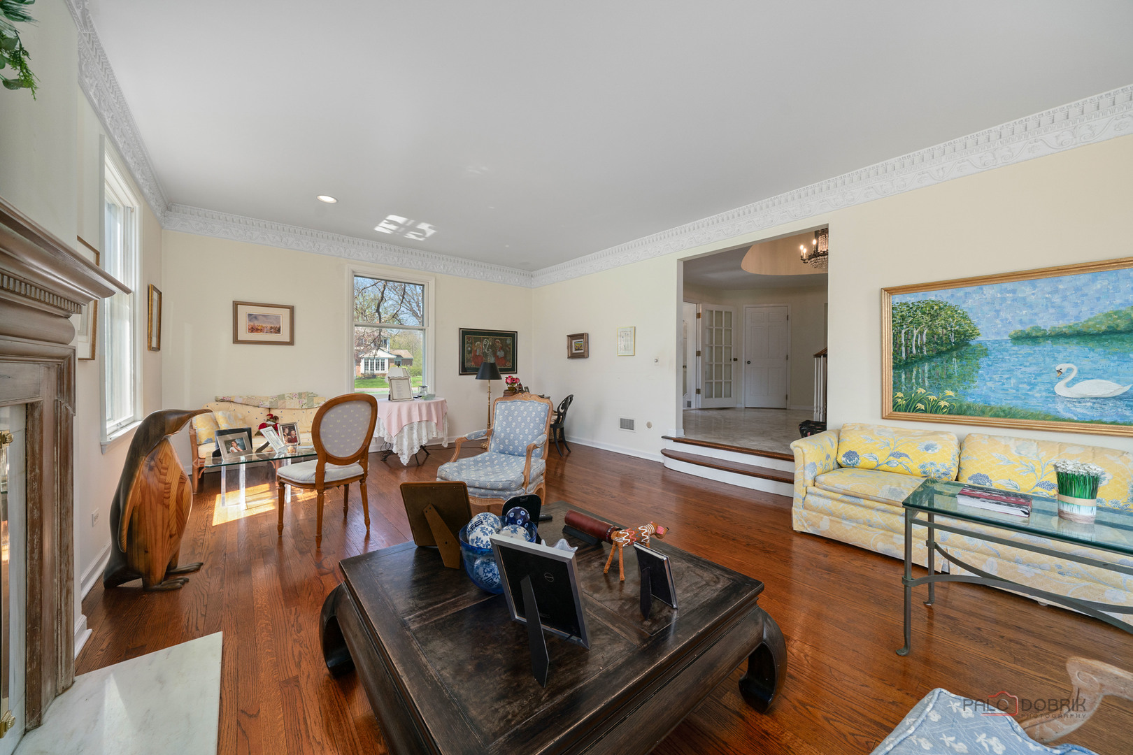 37 Forest Hills Road Lake Bluff, IL 60044 - Photo 8 of 52 a living room with furniture and a wooden floor
