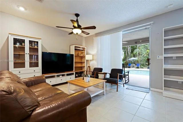 $755,000 | 13704 South Garden Cove Circle, Davie, FL 33325