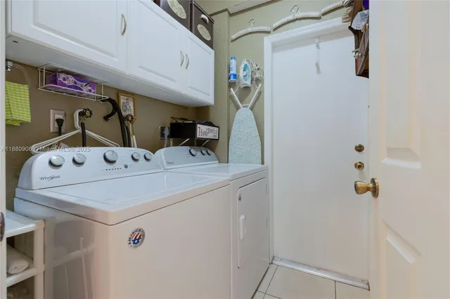 $755,000 | 13704 South Garden Cove Circle, Davie, FL 33325